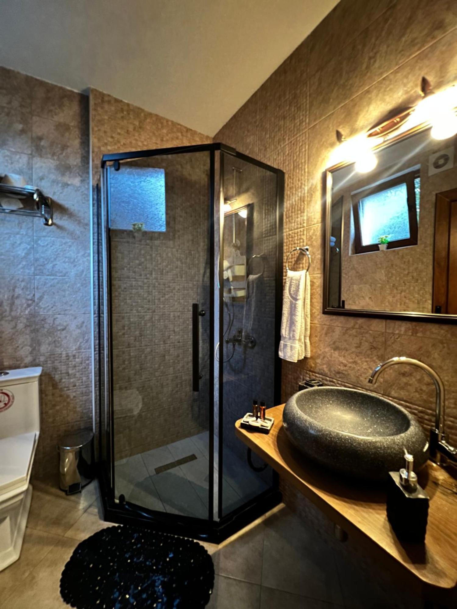 Hotel Fjorr Призрен Экстерьер фото