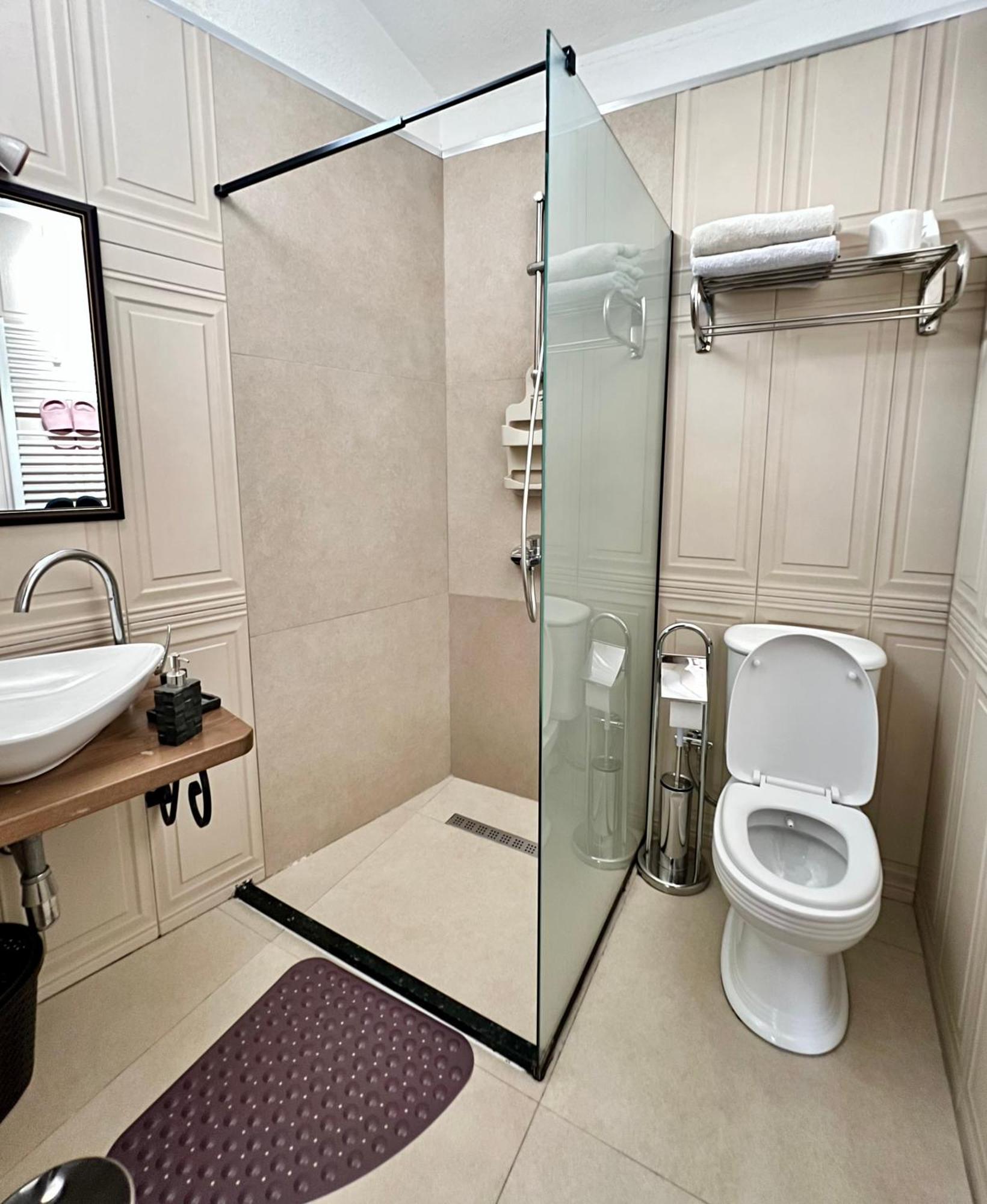 Hotel Fjorr Призрен Экстерьер фото